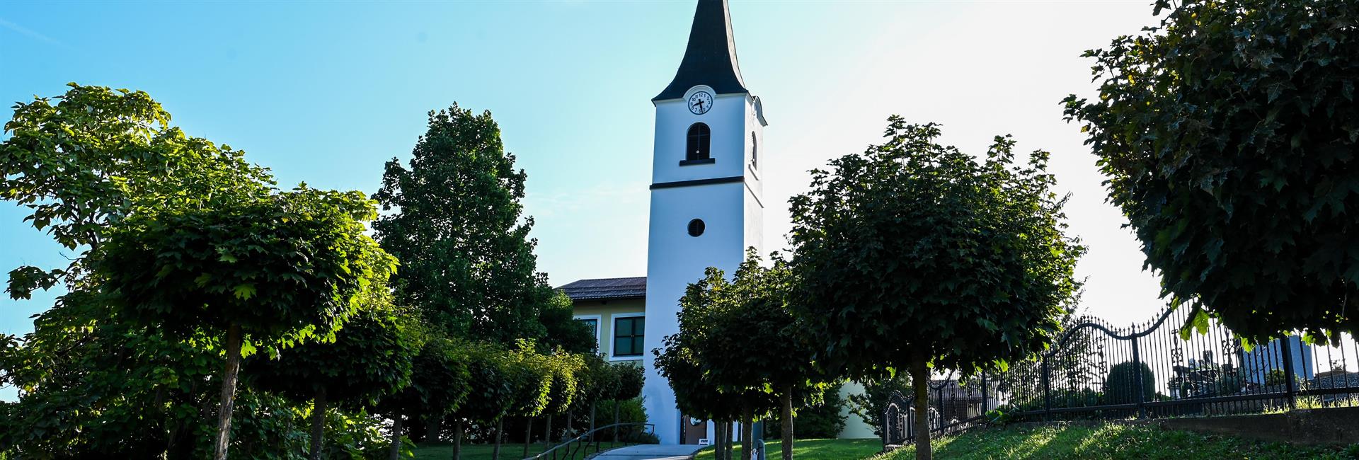 CERKEV SV. HELENE PERTOČA